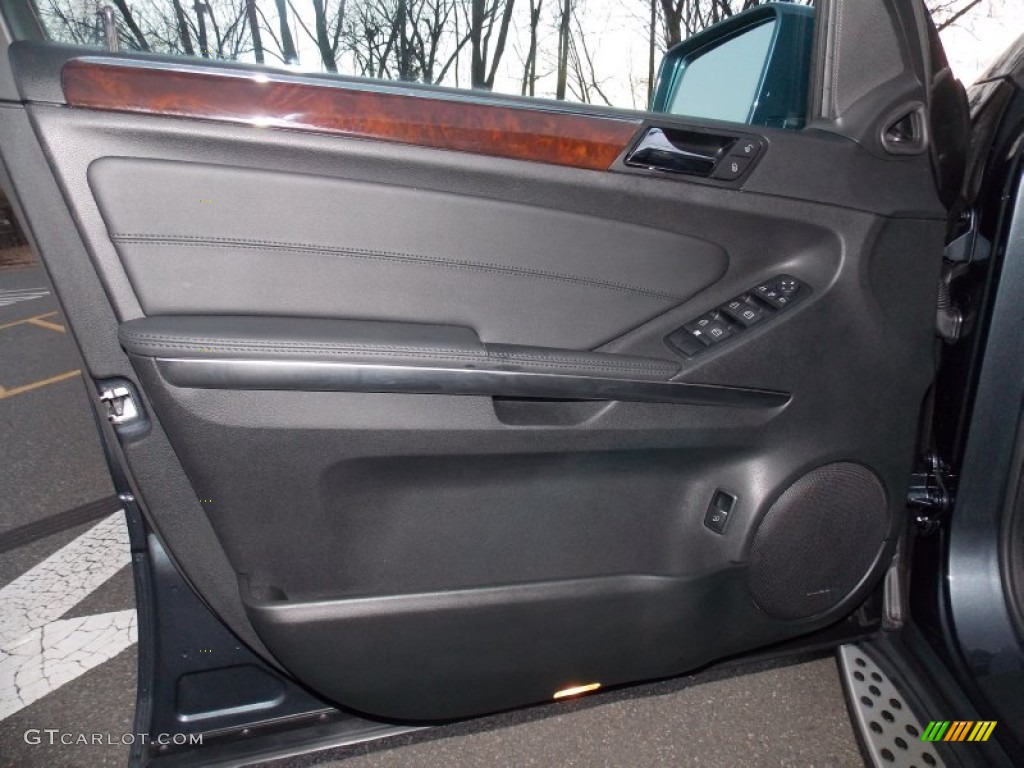 2011 Mercedes-Benz ML 550 4Matic Black Door Panel Photo #88350734