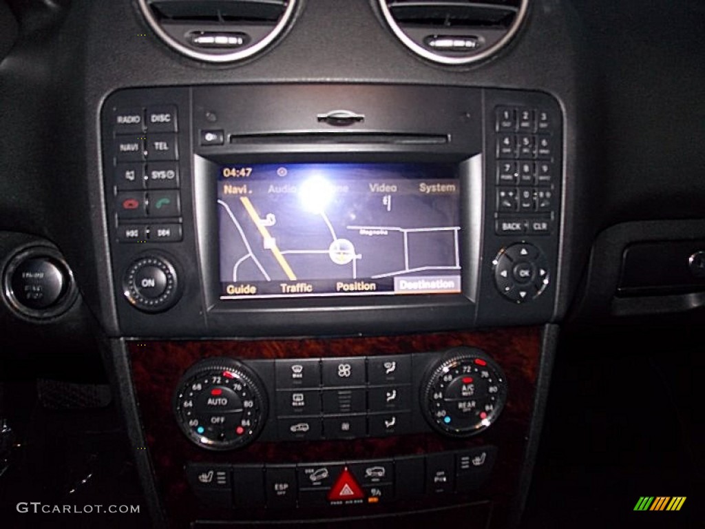 2011 Mercedes-Benz ML 550 4Matic Controls Photos