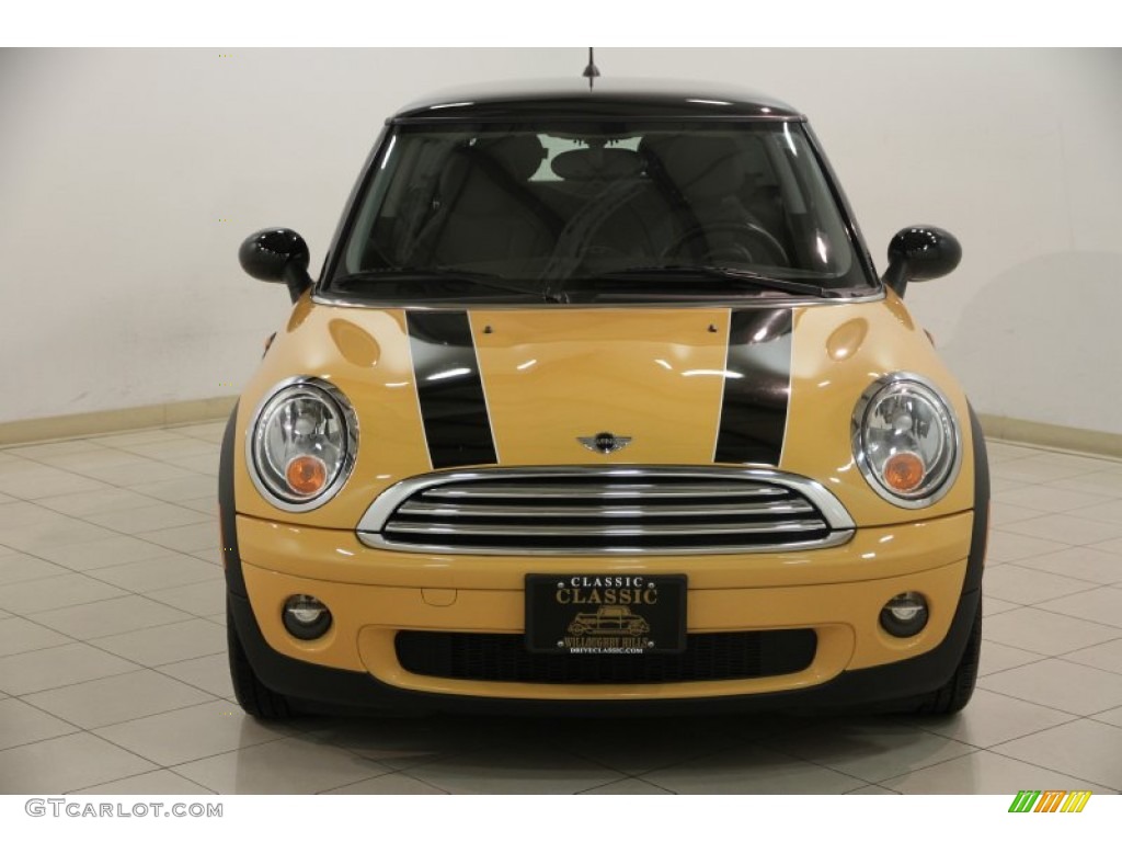 2009 Cooper Hardtop - Mellow Yellow / Black/Grey photo #2