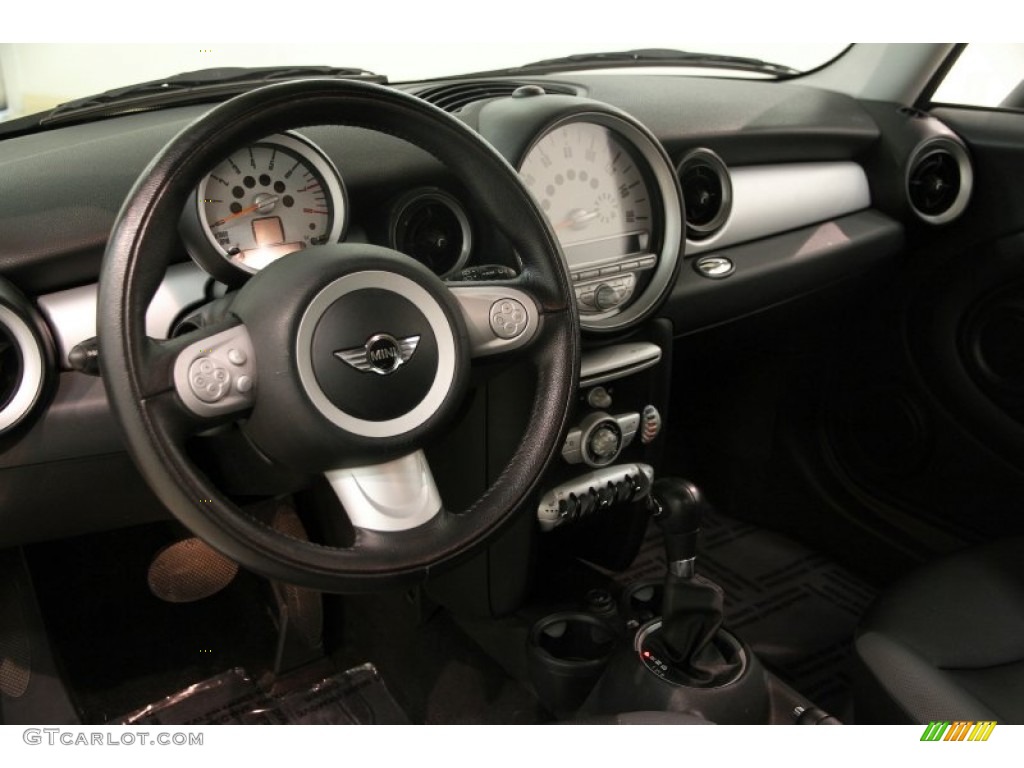 2009 Cooper Hardtop - Mellow Yellow / Black/Grey photo #7