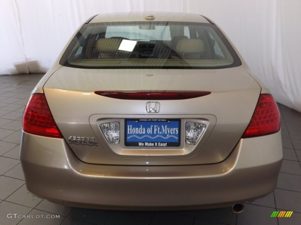 2006 Accord EX-L Sedan - Desert Mist Metallic / Ivory photo #7
