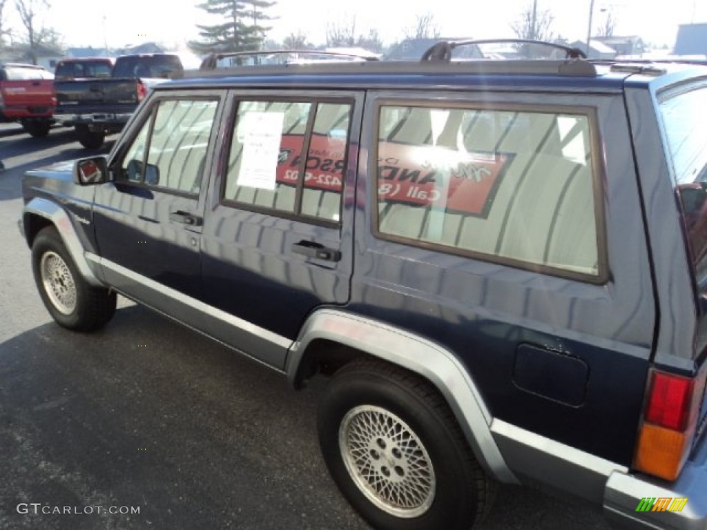 1996 Cherokee Country 4WD - Dark Blue Pearl / Gray photo #4