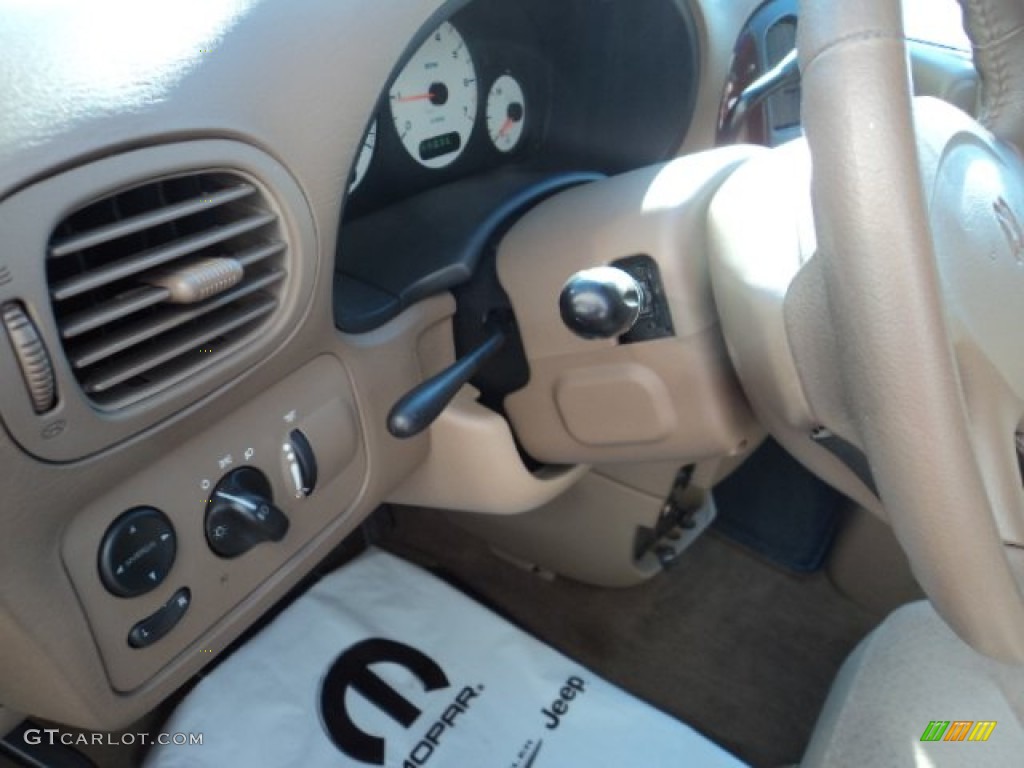 2001 Grand Caravan Sport - Champagne Pearl / Sandstone photo #11