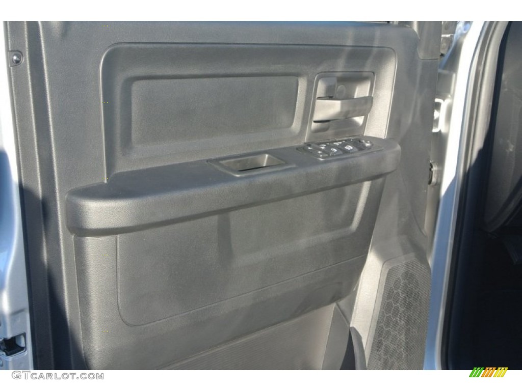 2014 3500 Tradesman Crew Cab 4x4 - Bright Silver Metallic / Black/Diesel Gray photo #9