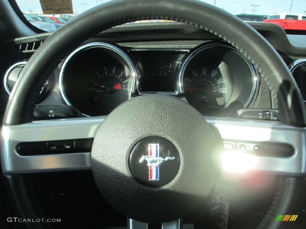 2006 Mustang V6 Premium Convertible - Screaming Yellow / Dark Charcoal photo #10