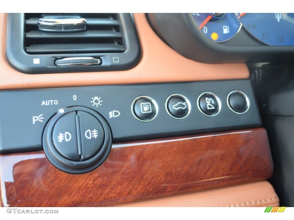 2006 Maserati Quattroporte Executive GT Controls Photo #88369187