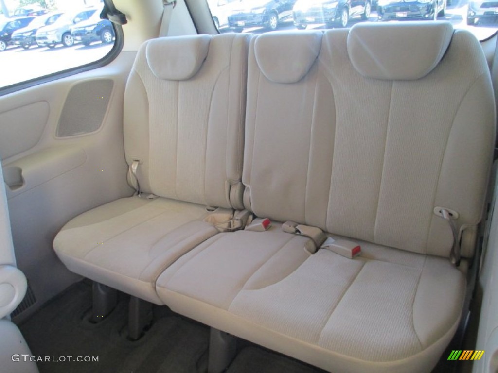 2009 Kia Sedona LX Rear Seat Photo #88371143