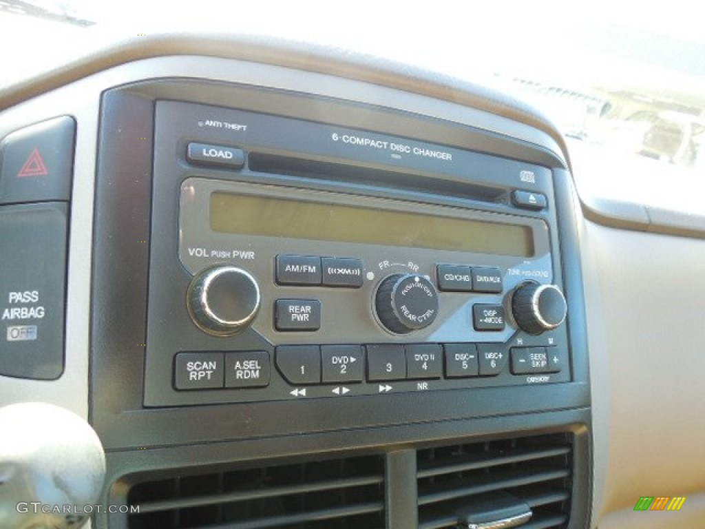 2006 Honda Pilot EX-L Audio System Photos