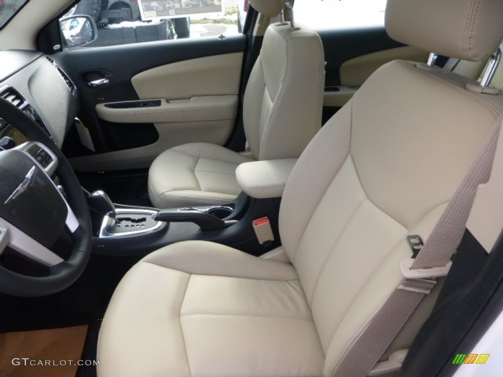 2014 200 Limited Sedan - Bright White / Black/Light Frost Beige photo #13