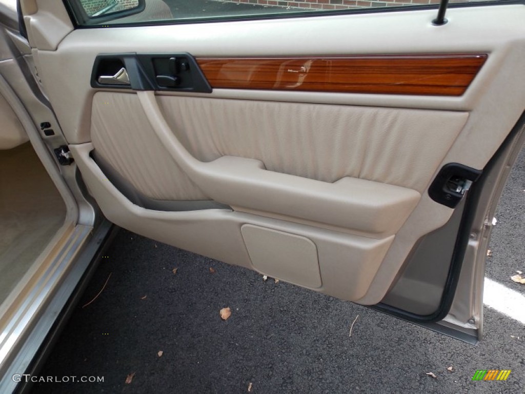 1995 Mercedes-Benz E 320 Sedan Door Panel Photos