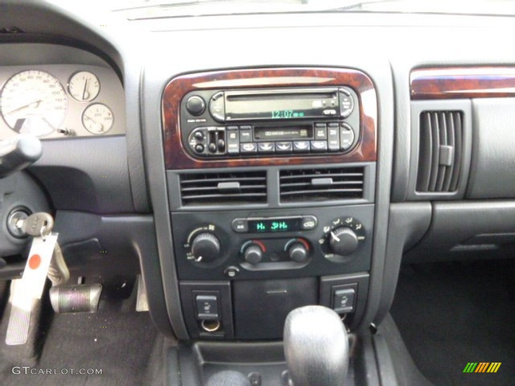 2002 Jeep Grand Cherokee Limited 4x4 Controls Photo #88384847