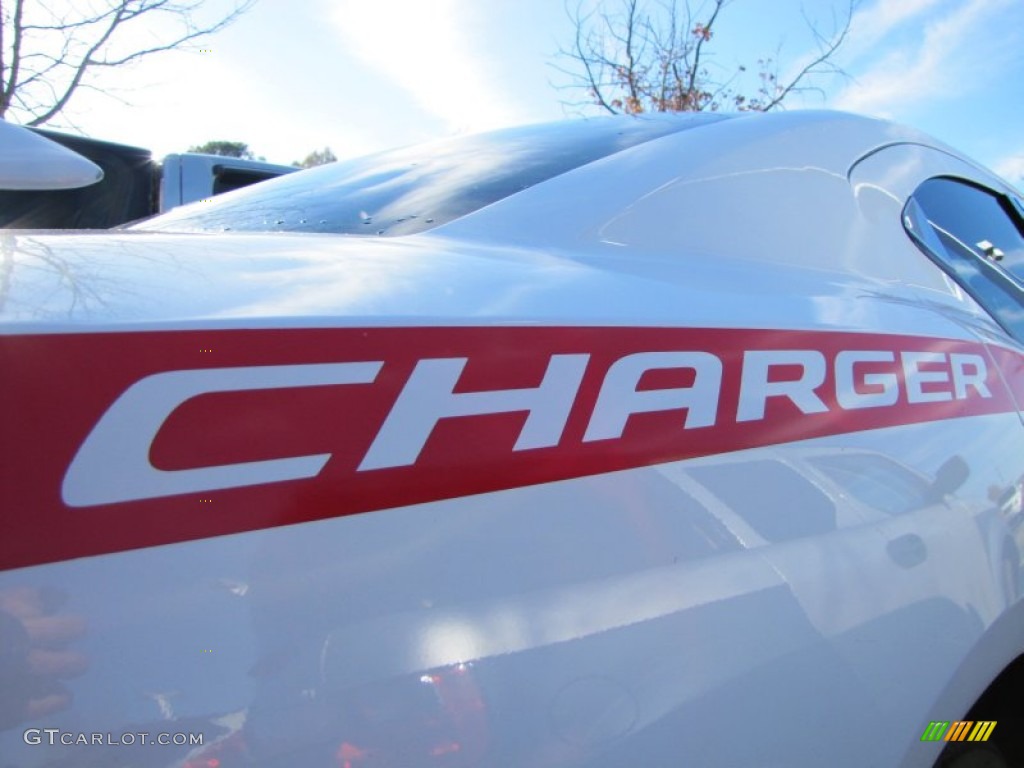 2010 Charger SXT - Stone White / Dark Slate Gray photo #4