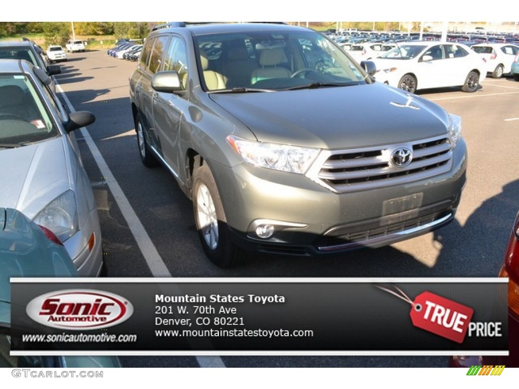 Cypress Green Pearl Toyota Highlander