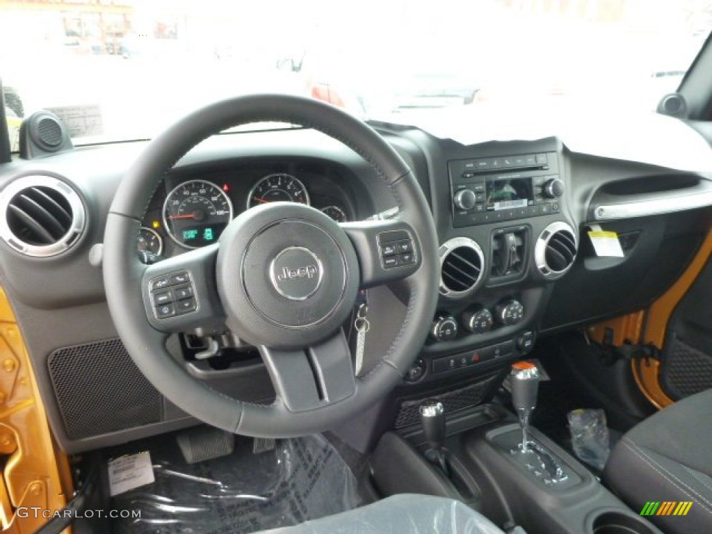2014 Wrangler Unlimited Sahara 4x4 - Amp