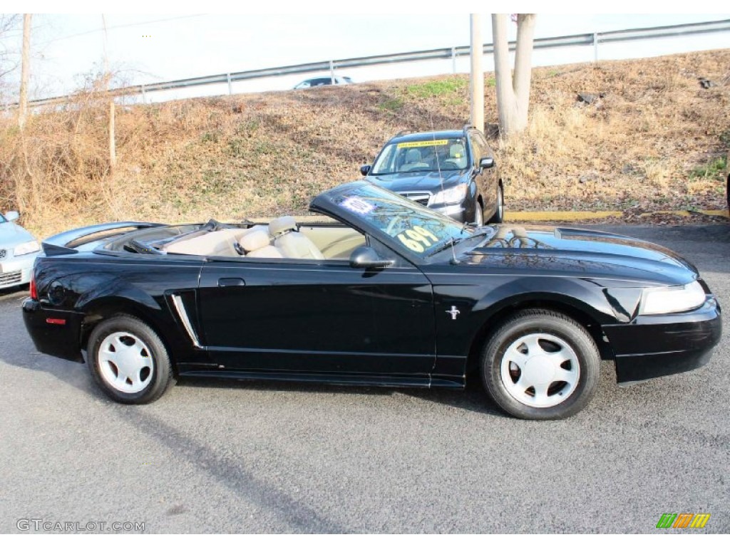 2000 Mustang V6 Convertible - Black / Medium Parchment photo #5