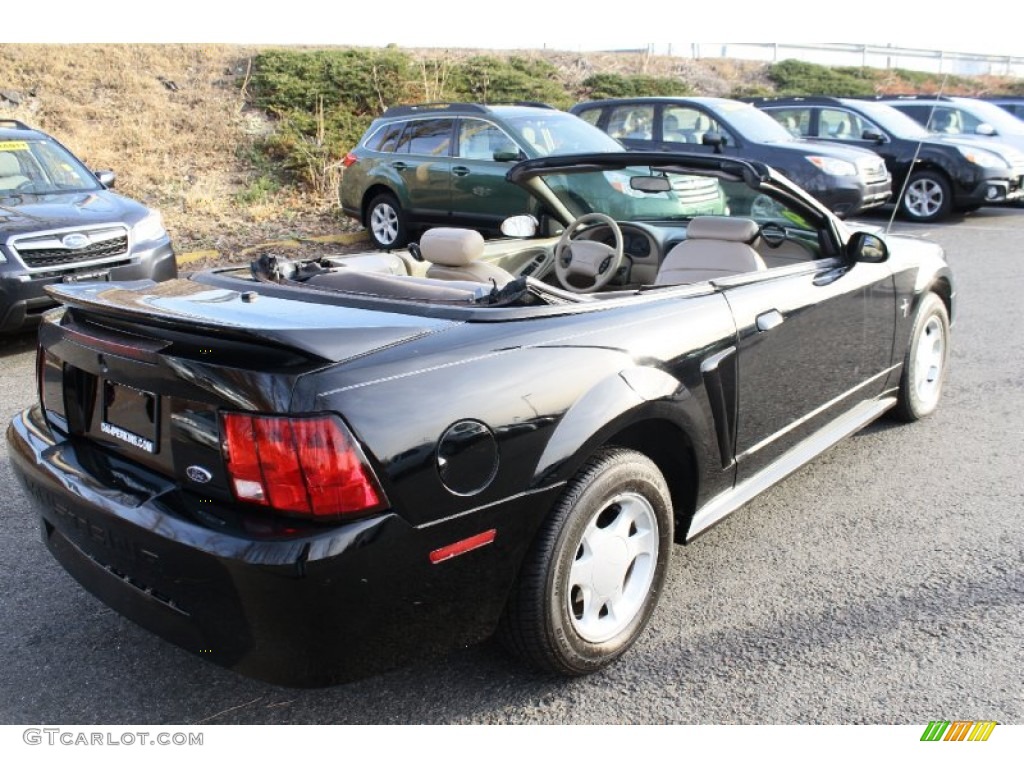 2000 Mustang V6 Convertible - Black / Medium Parchment photo #7