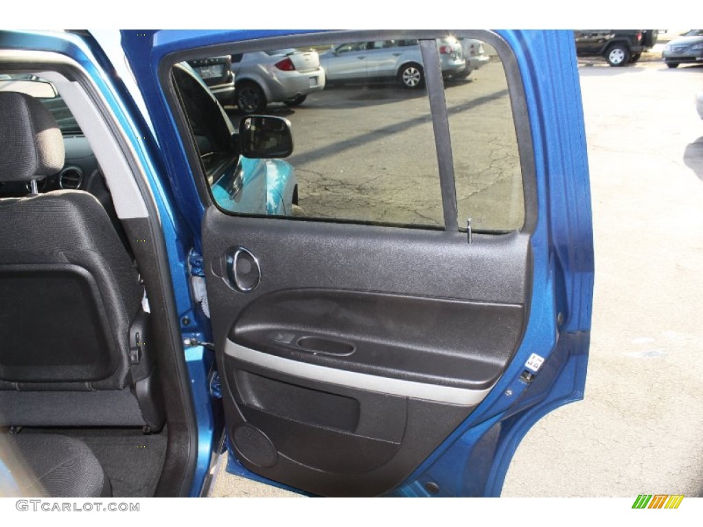 2009 HHR LS - Aqua Blue Metallic / Ebony photo #17