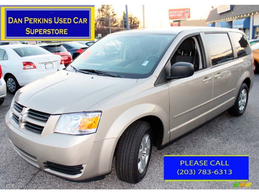 2009 Grand Caravan SE - Light Sandstone Metallic / Dark Slate Gray/Light Shale photo #1