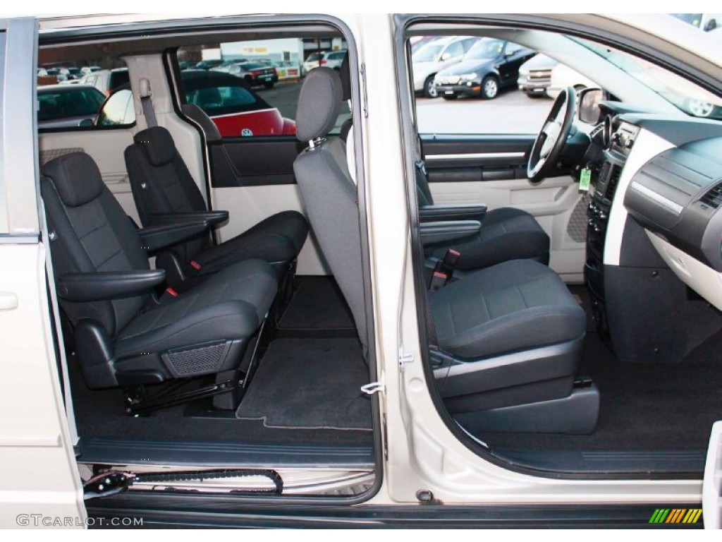 2009 Grand Caravan SE - Light Sandstone Metallic / Dark Slate Gray/Light Shale photo #12