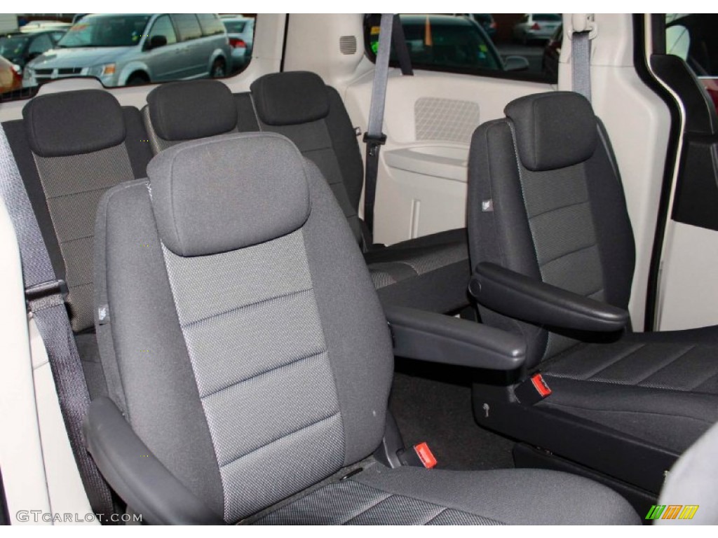 2009 Grand Caravan SE - Light Sandstone Metallic / Dark Slate Gray/Light Shale photo #13