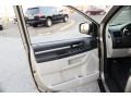 2009 Light Sandstone Metallic Dodge Grand Caravan SE  photo #17