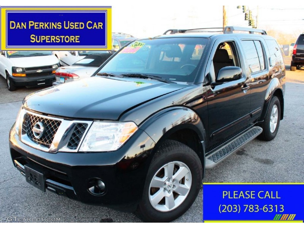 Super Black Nissan Pathfinder