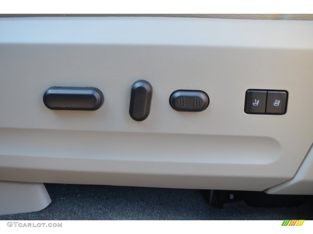 2014 Ford Expedition Limited 4x4 Controls Photo #88409601