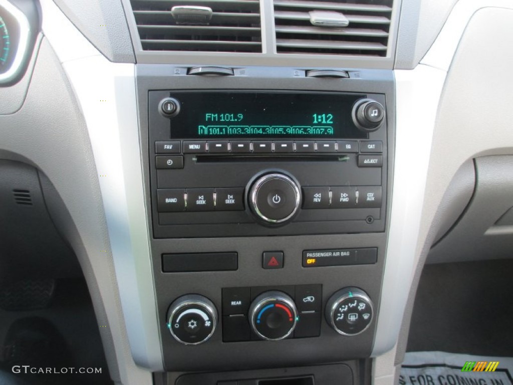 2011 Traverse LS AWD - Cyber Gray Metallic / Dark Gray/Light Gray photo #13