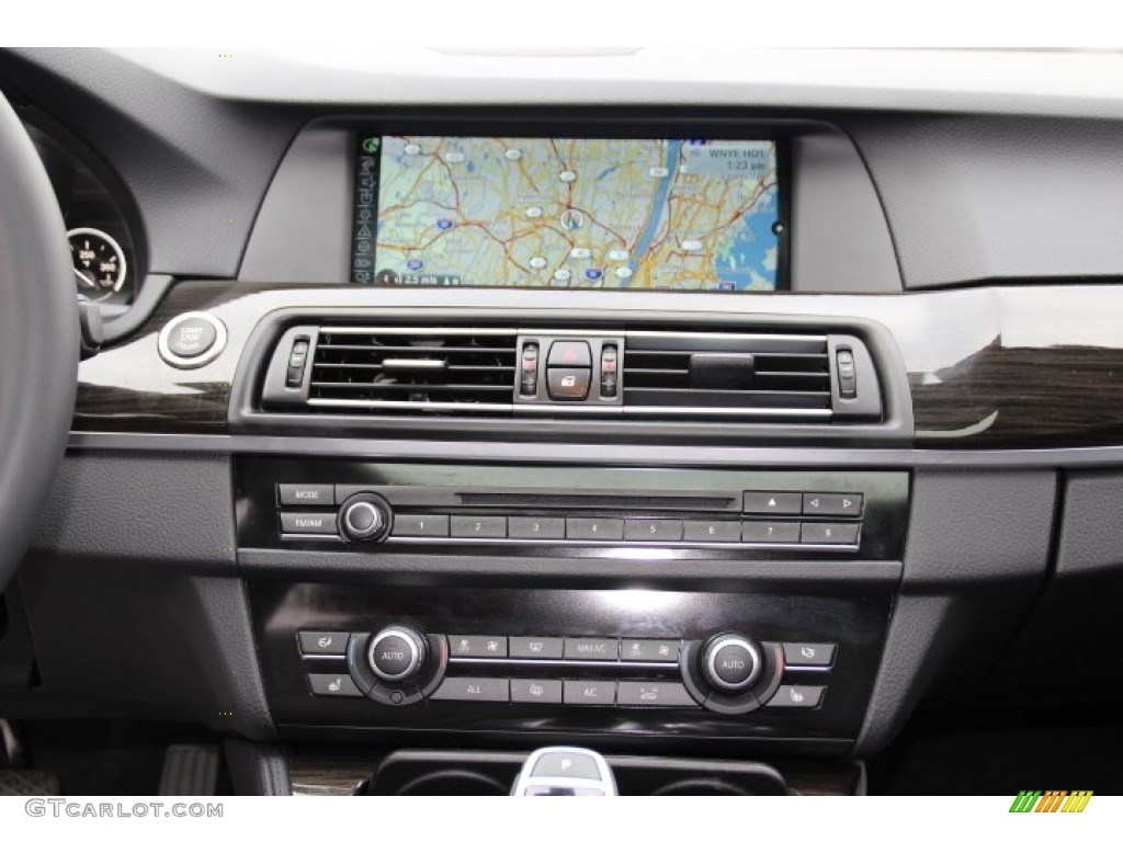 2013 BMW 5 Series ActiveHybrid 5 Controls Photo #88413513