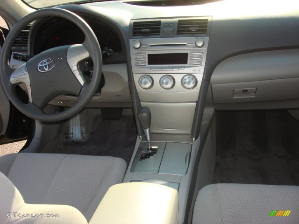 2011 Camry LE - Spruce Green Mica / Ash photo #14