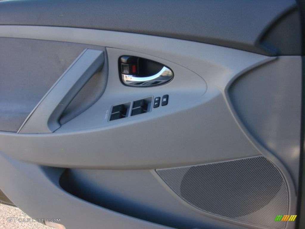 2011 Camry LE - Spruce Green Mica / Ash photo #18