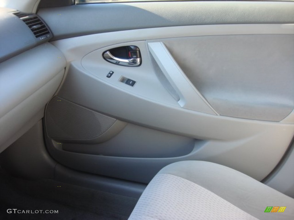 2011 Camry LE - Spruce Green Mica / Ash photo #23