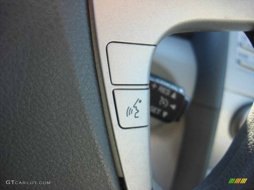 2011 Camry LE - Spruce Green Mica / Ash photo #25