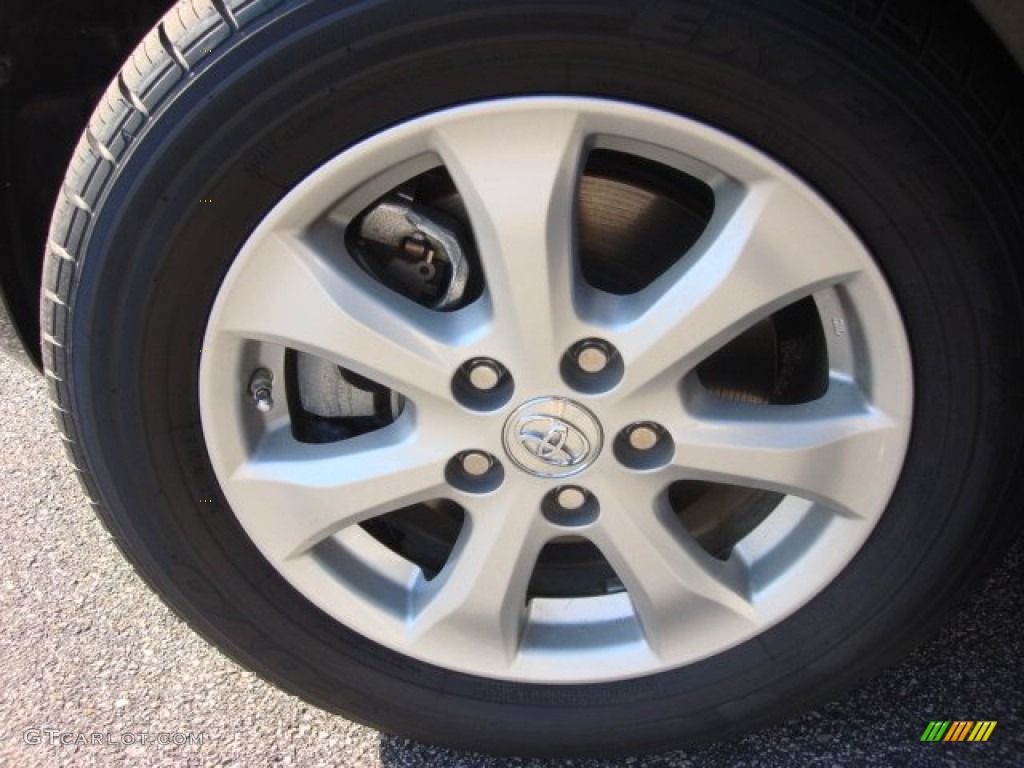 2011 Camry LE - Spruce Green Mica / Ash photo #27