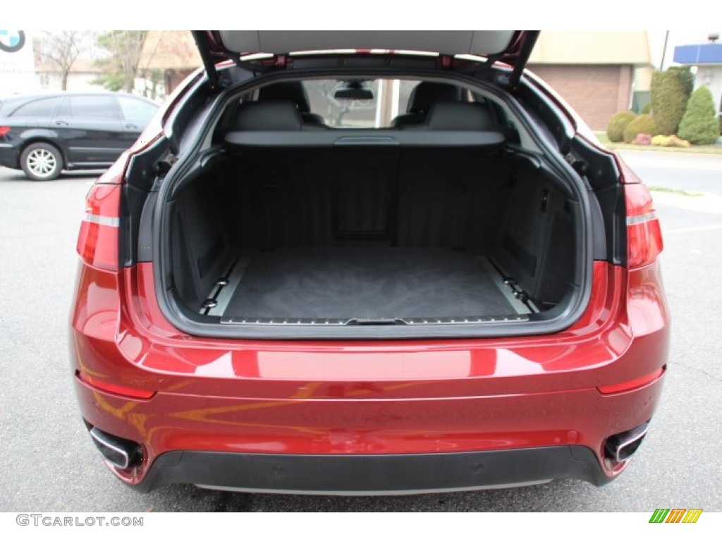 2013 BMW X6 xDrive50i Trunk Photos