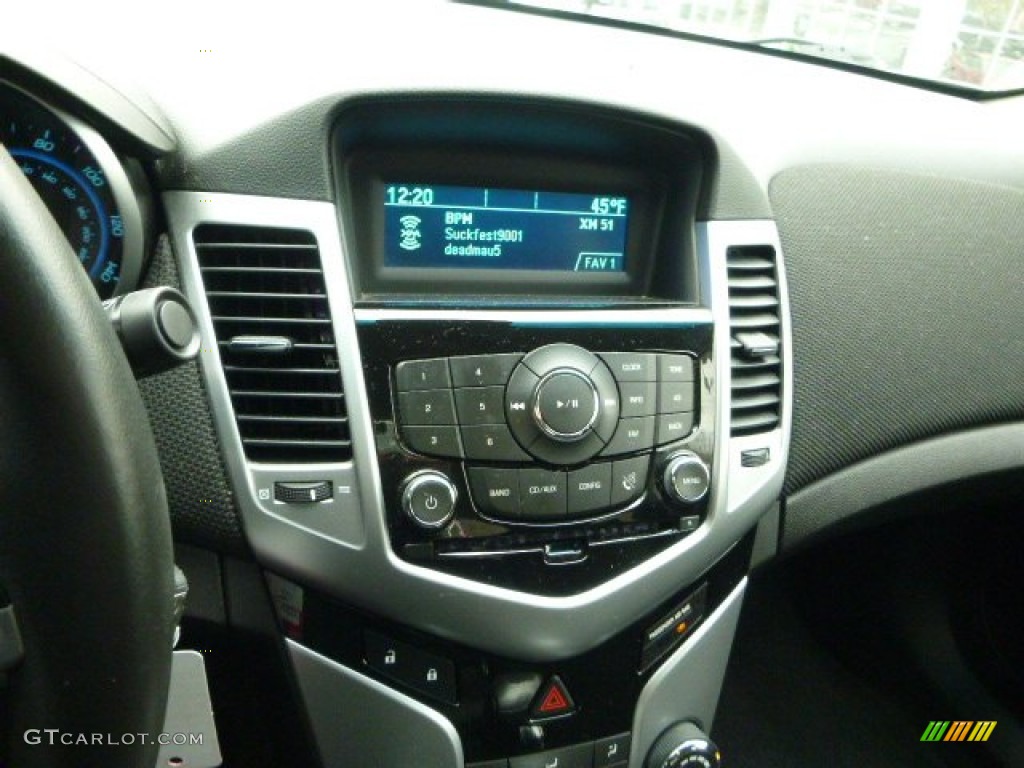 2011 Chevrolet Cruze ECO Controls Photos
