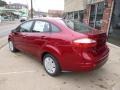 Ruby Red - Fiesta SE Sedan Photo No. 6