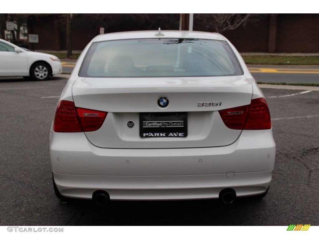 2011 3 Series 335i xDrive Sedan - Alpine White / Black photo #4