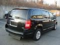 2008 Brilliant Black Crystal Pearlcoat Chrysler Town & Country LX  photo #4
