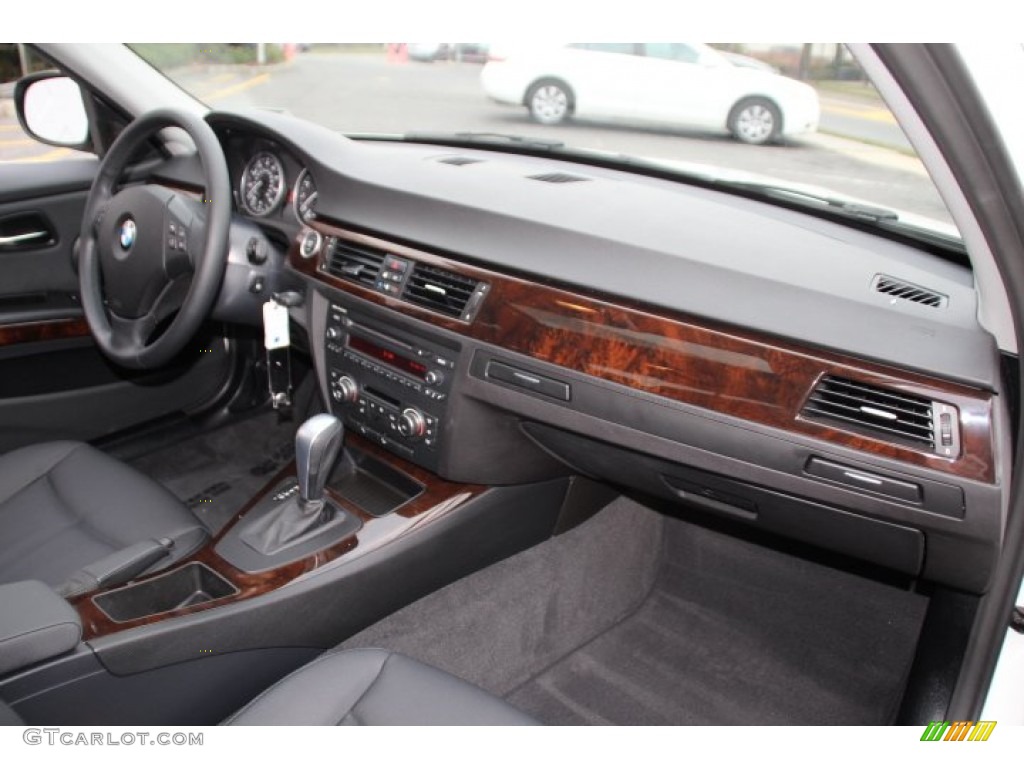 2011 3 Series 335i xDrive Sedan - Alpine White / Black photo #25