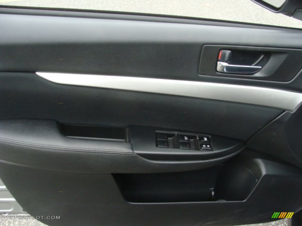 2011 Outback 2.5i Premium Wagon - Steel Silver Metallic / Off Black photo #12