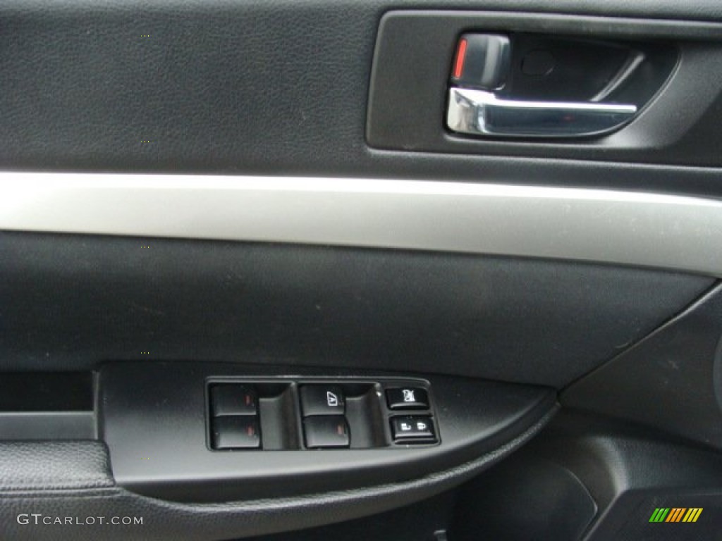 2011 Outback 2.5i Premium Wagon - Steel Silver Metallic / Off Black photo #13