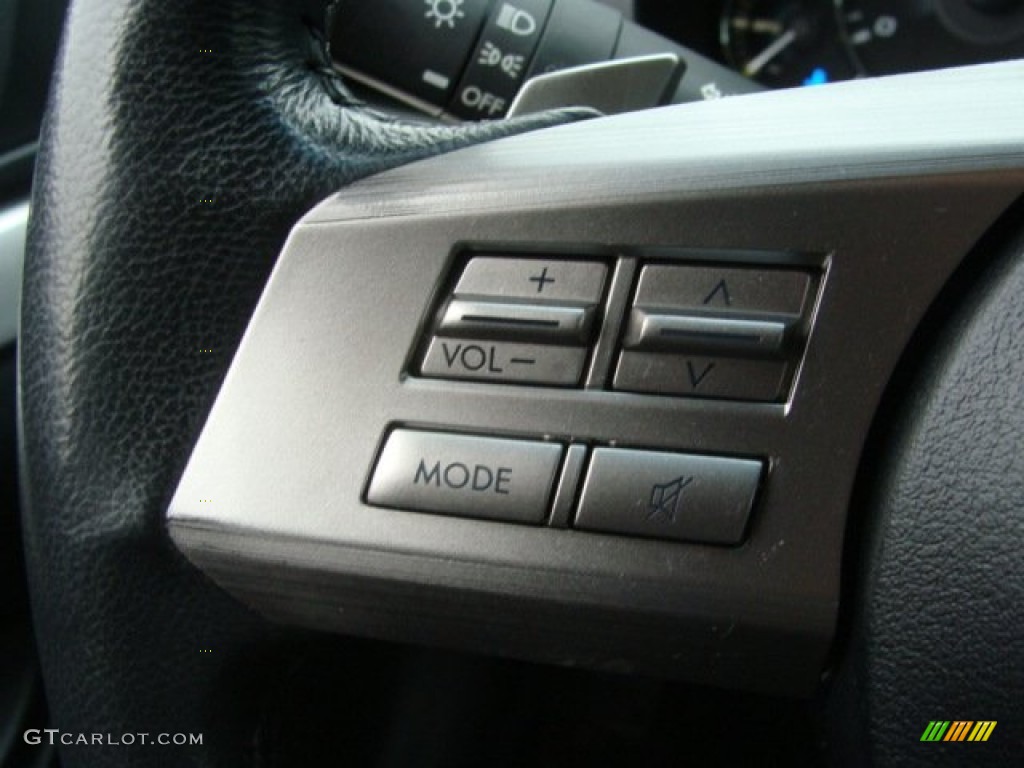 2011 Outback 2.5i Premium Wagon - Steel Silver Metallic / Off Black photo #19