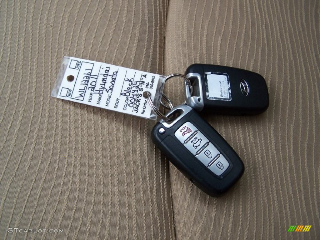 2011 Sonata Hybrid - Midnight Black / Camel photo #20