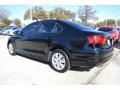 Black - Jetta SE Sedan Photo No. 3