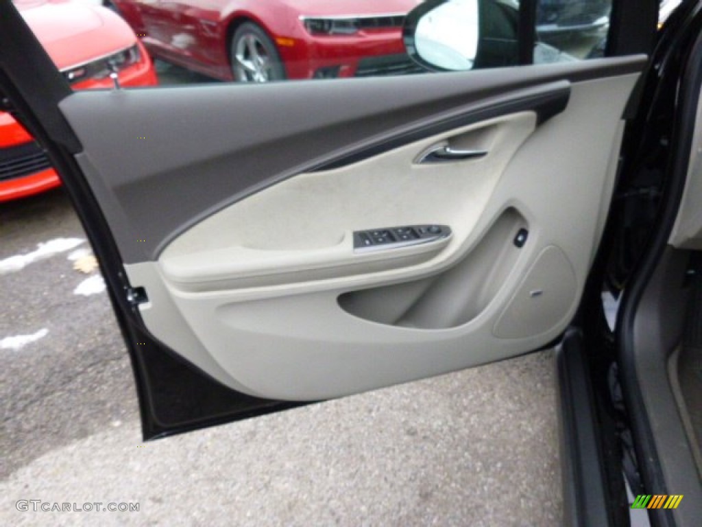 2014 Chevrolet Volt Standard Volt Model Pebble Beige/Dark Accents Door Panel Photo #88428429