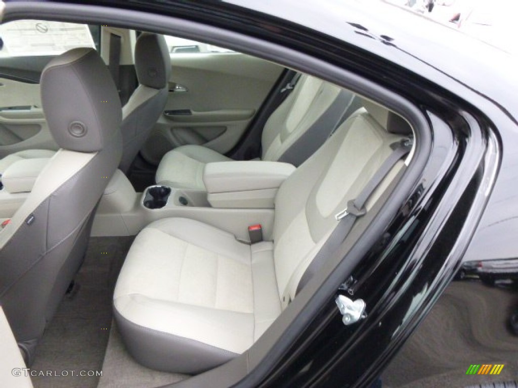 2014 Chevrolet Volt Standard Volt Model Rear Seat Photo #88428452