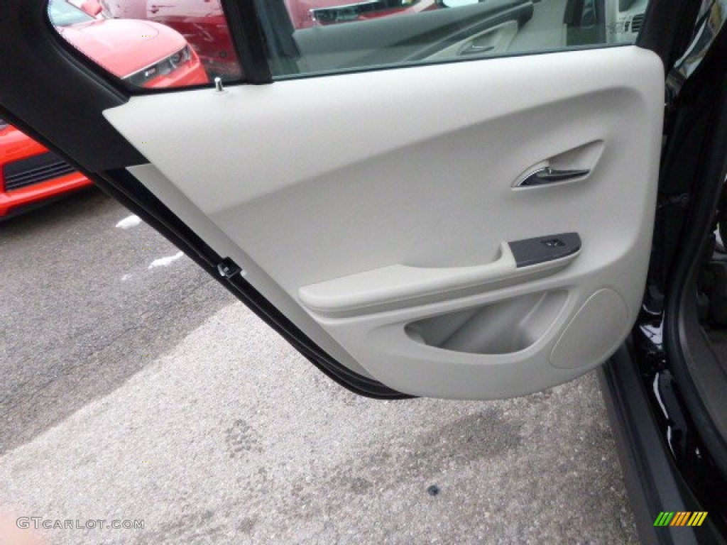 2014 Chevrolet Volt Standard Volt Model Pebble Beige/Dark Accents Door Panel Photo #88428479