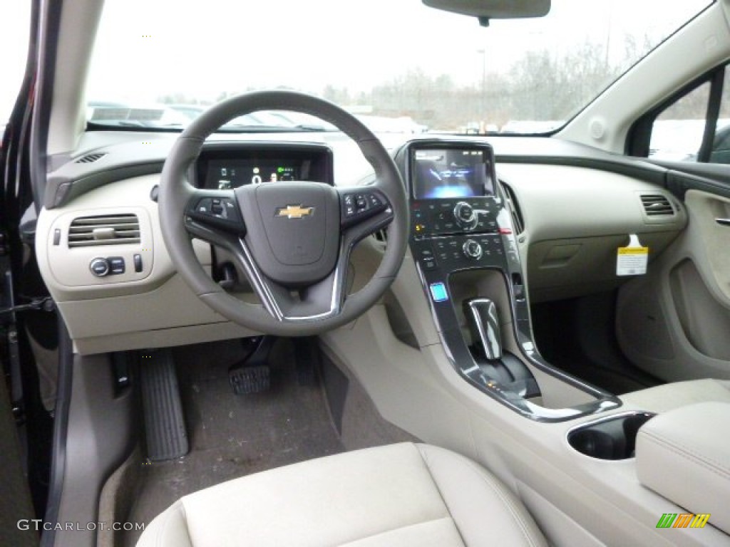 Pebble Beige/Dark Accents Interior 2014 Chevrolet Volt Standard Volt Model Photo #88428504