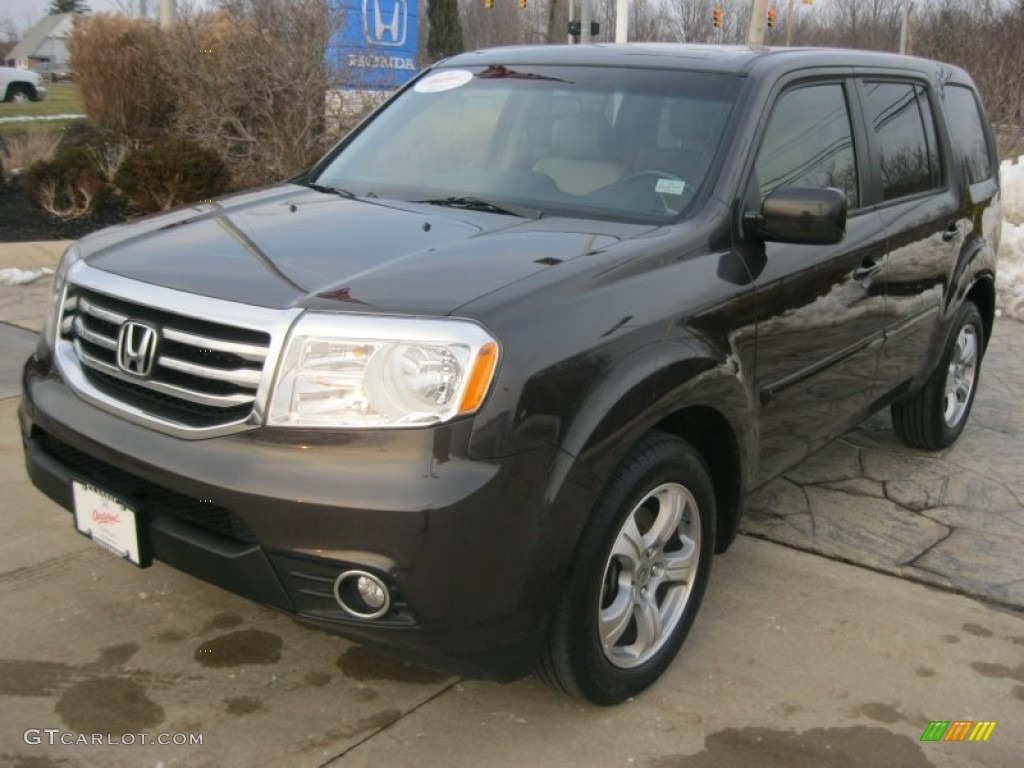 Dark Amber Metallic Honda Pilot